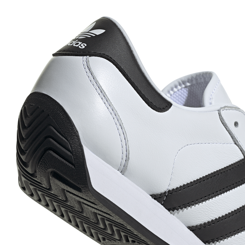 adidas Country II - White / Black