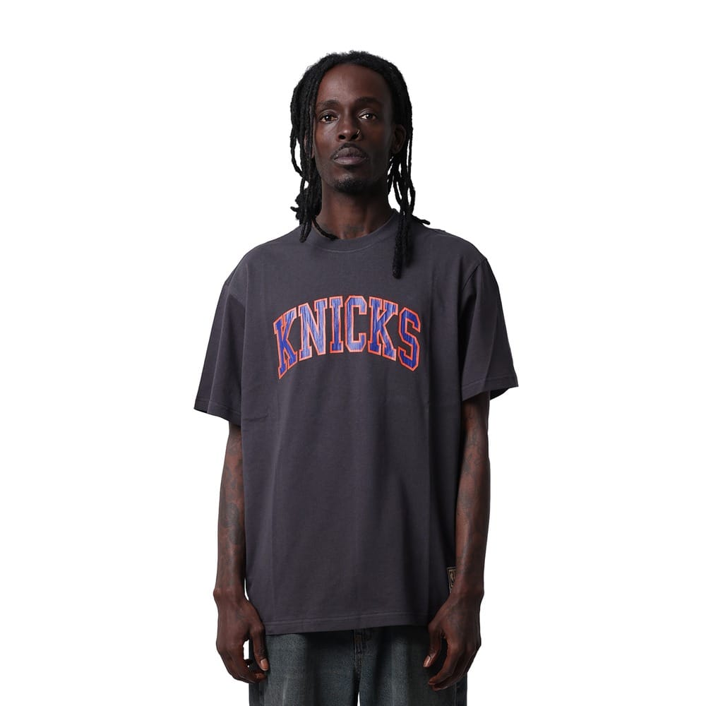 Mitchell & Ness Arch Tee New York Knicks - Washed Black