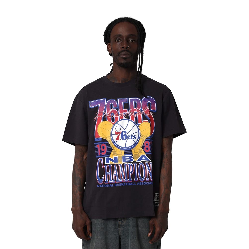 Mitchell & Ness Chasing Dreams Philadelphia 76ers Tee - Washed Black