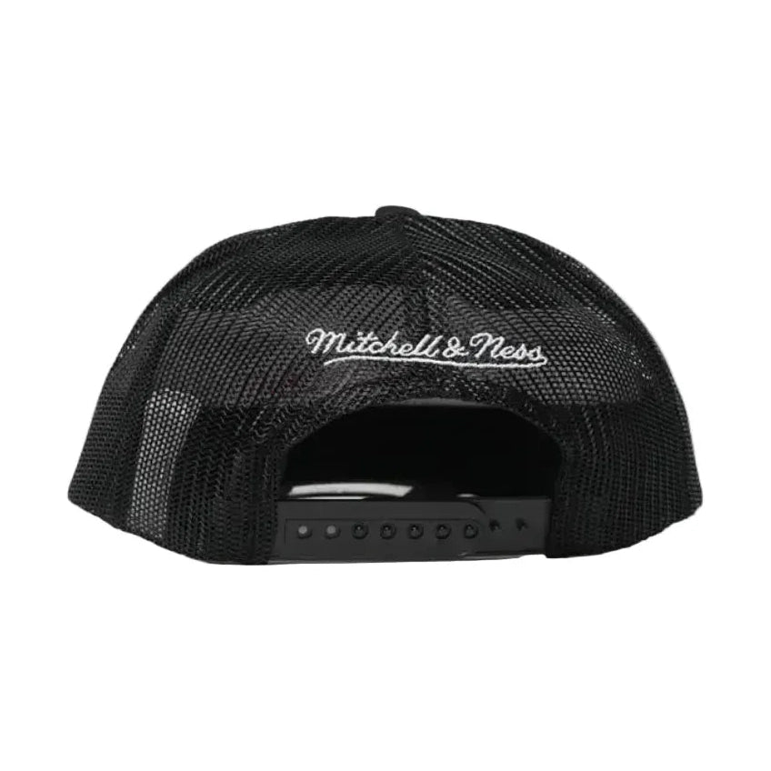 Mitchell & Ness Classic Script Trucker Snapback Chicago Bulls - Black