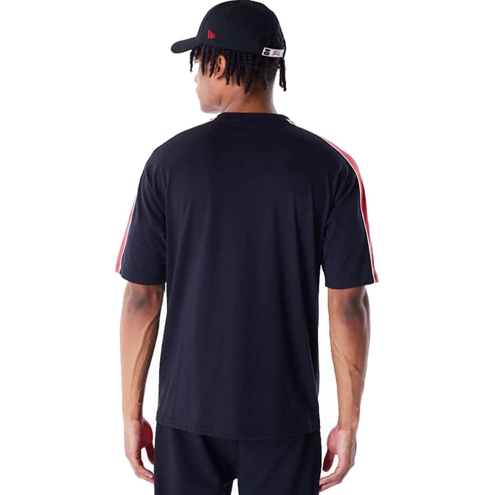 New Era NBA Panel Oversized Tee Chicago Bulls - Black / Red