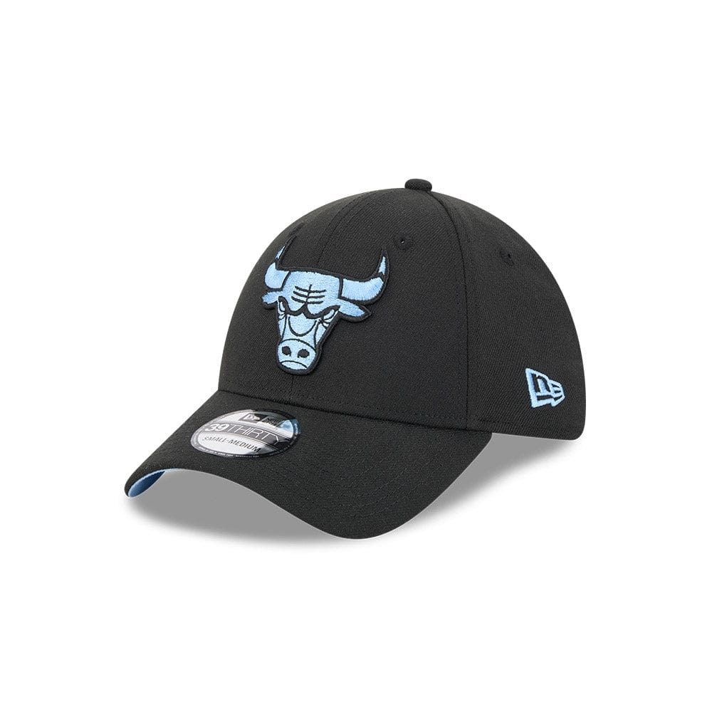 New Era 39THIRTY Fitted Cap Chicago Bulls - Black / Sky Blue