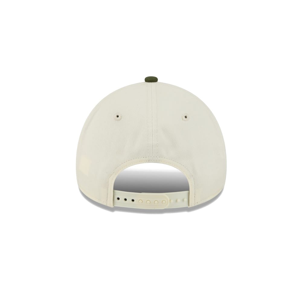 New Era 9FORTY 2 Tone A-Frame Metallic Snapback Chicago Bulls - Off White / Rifle Green