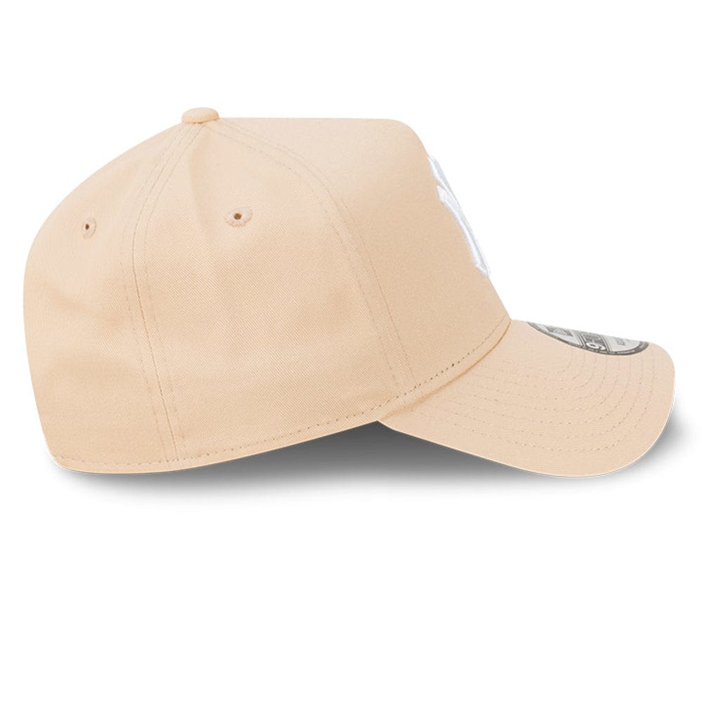 New Era 9FORTY A-Frame Snapback New York Yankees - Oatmilk / White