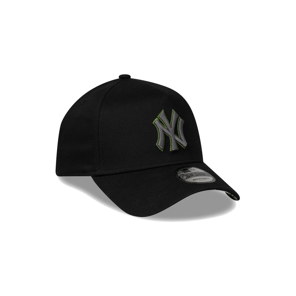 New Era 9FORTY Liquid Metal Snapback New York Yankees - Black
