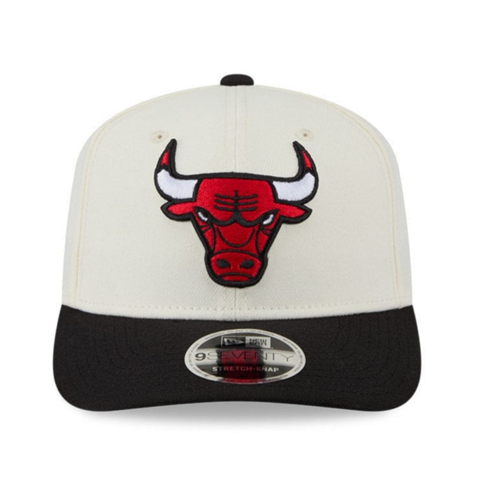 New Era 9SEVENTY 2-Tone Snapback Chicago Bulls - Chrome White / Red