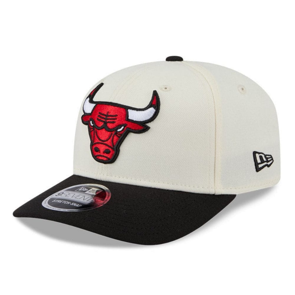New Era 9SEVENTY 2-Tone Snapback Chicago Bulls - Chrome White / Red