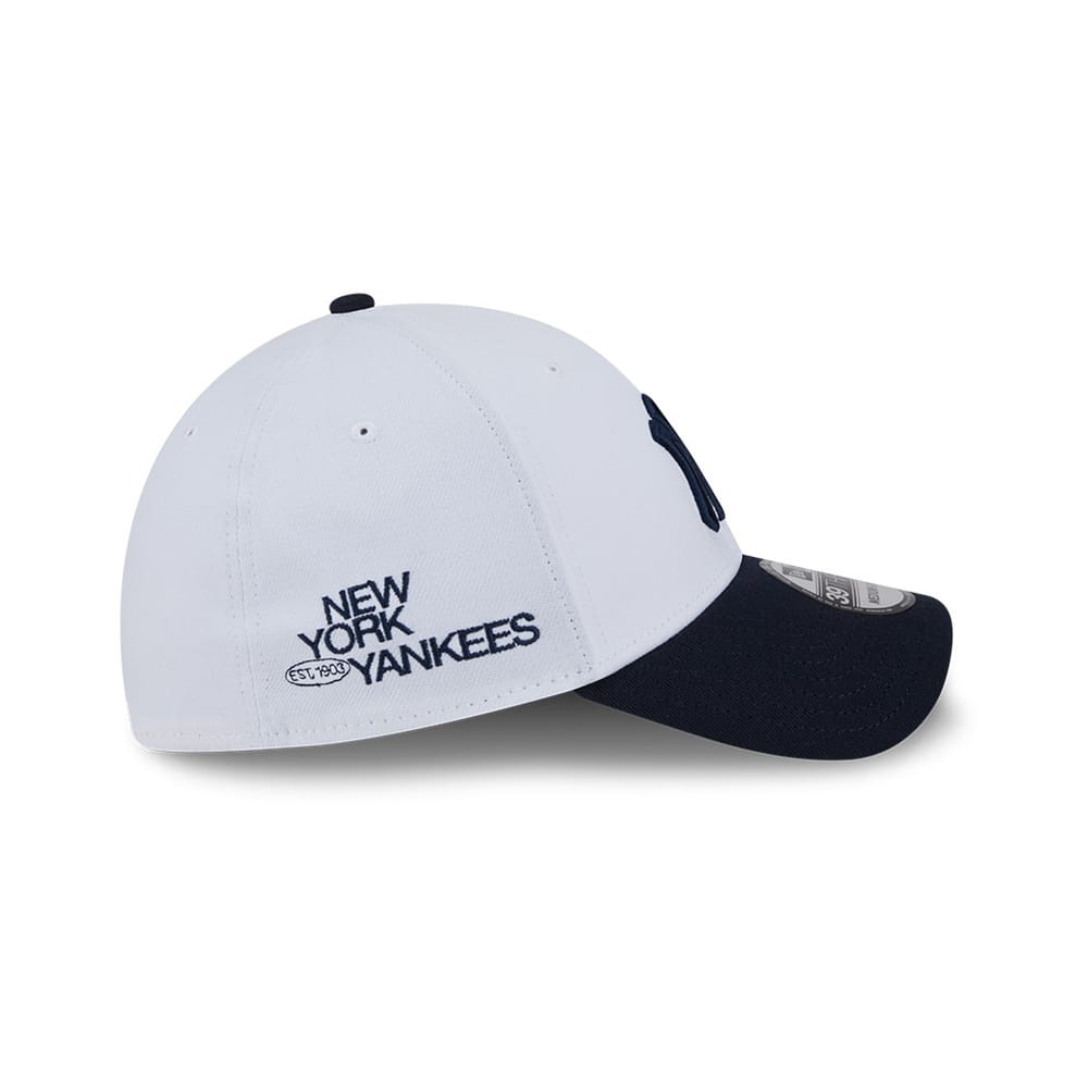 New Era 39THIRTY Modern Essentials New York Yankees - White