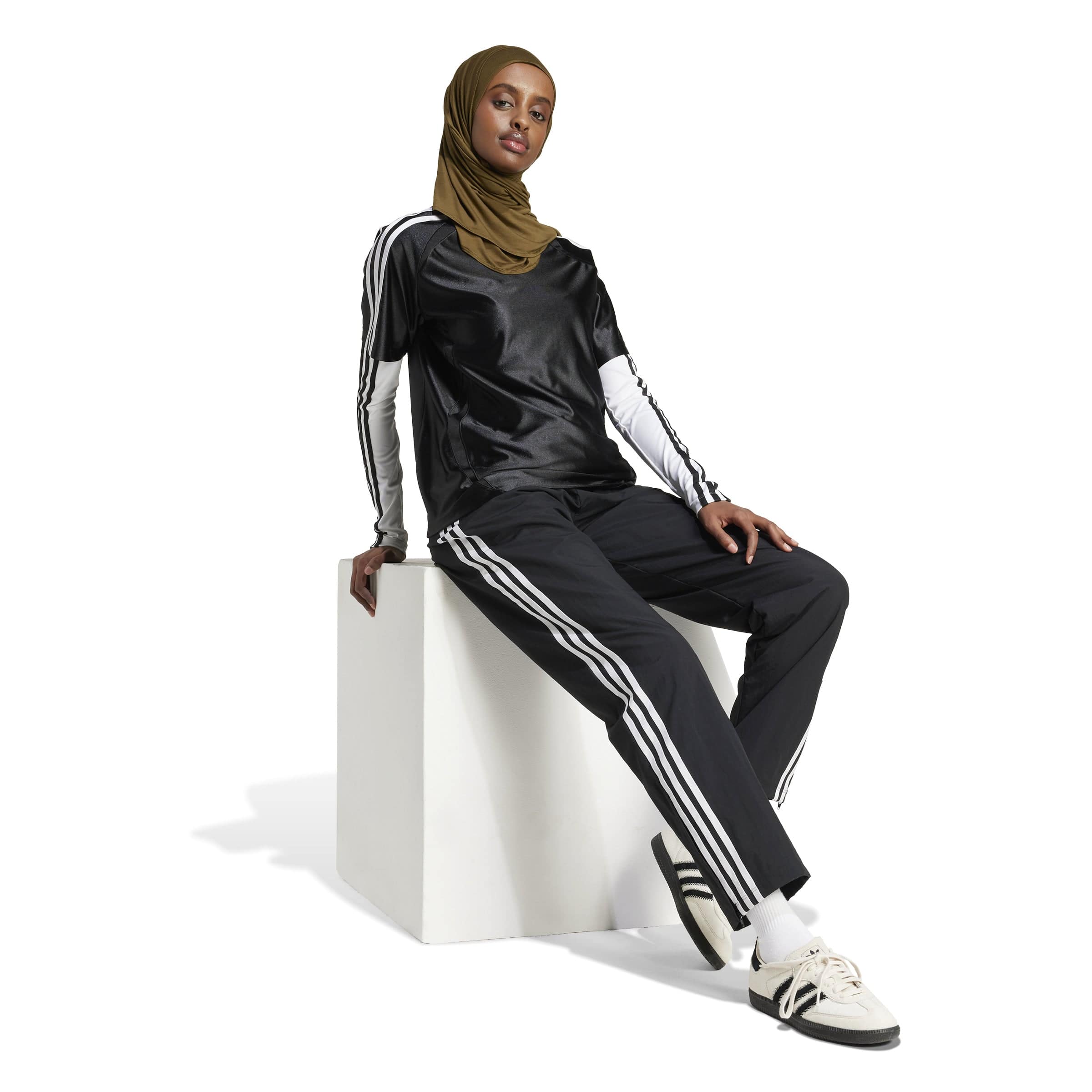 Adidas Teamgeist Tee - Black / White