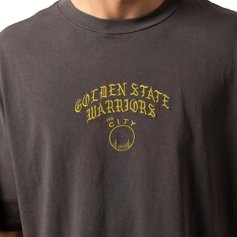 Mitchell & Ness Blackletter Champions Tee Golden State Wariors - Faded Slate