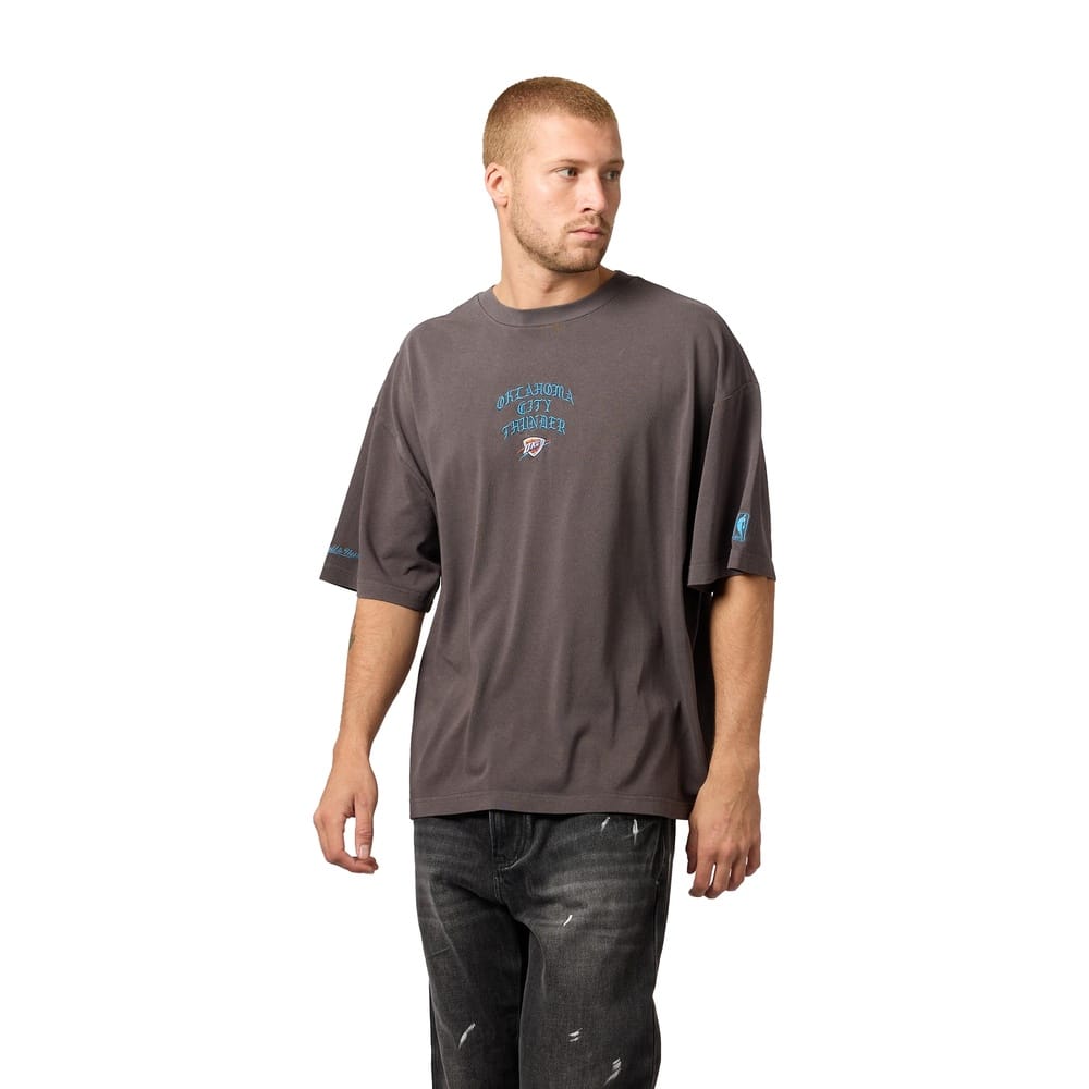 Mitchell & Ness Blackletter Champions Tee Oklahoma City Thunder - Faded Slate