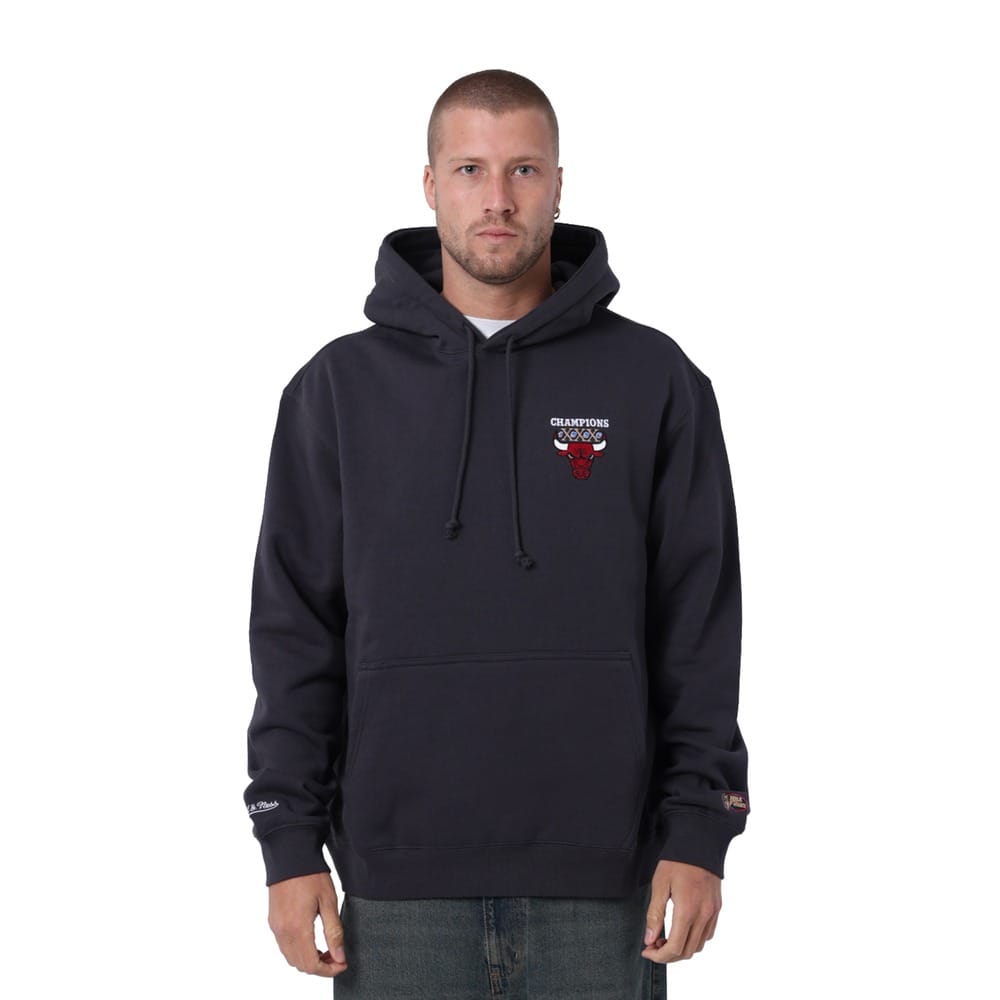 Mitchell & Ness Chicago Bulls 30 Years Hoodie - Washed Black