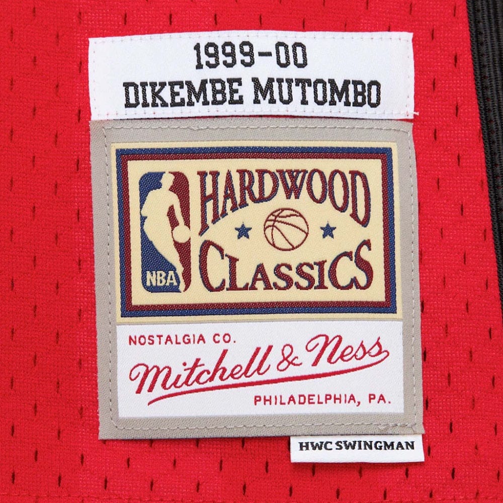 Mitchell & Ness Swingman Jersey Atlanta Hawks Dikembe Mutombo Alt 99/00 - Red