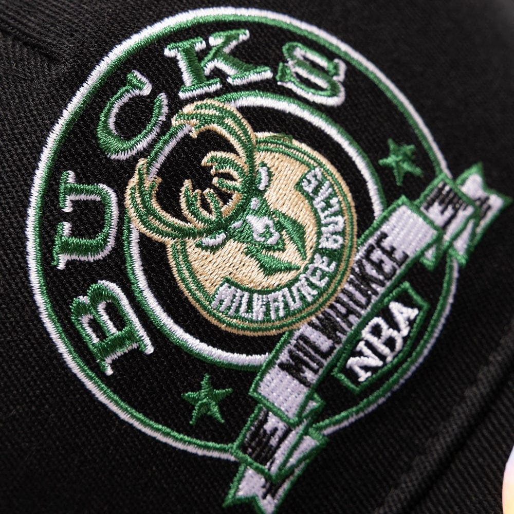 Mitchell & Ness Emblem MVP Snapback Milwaukee Bucks - Black / Green