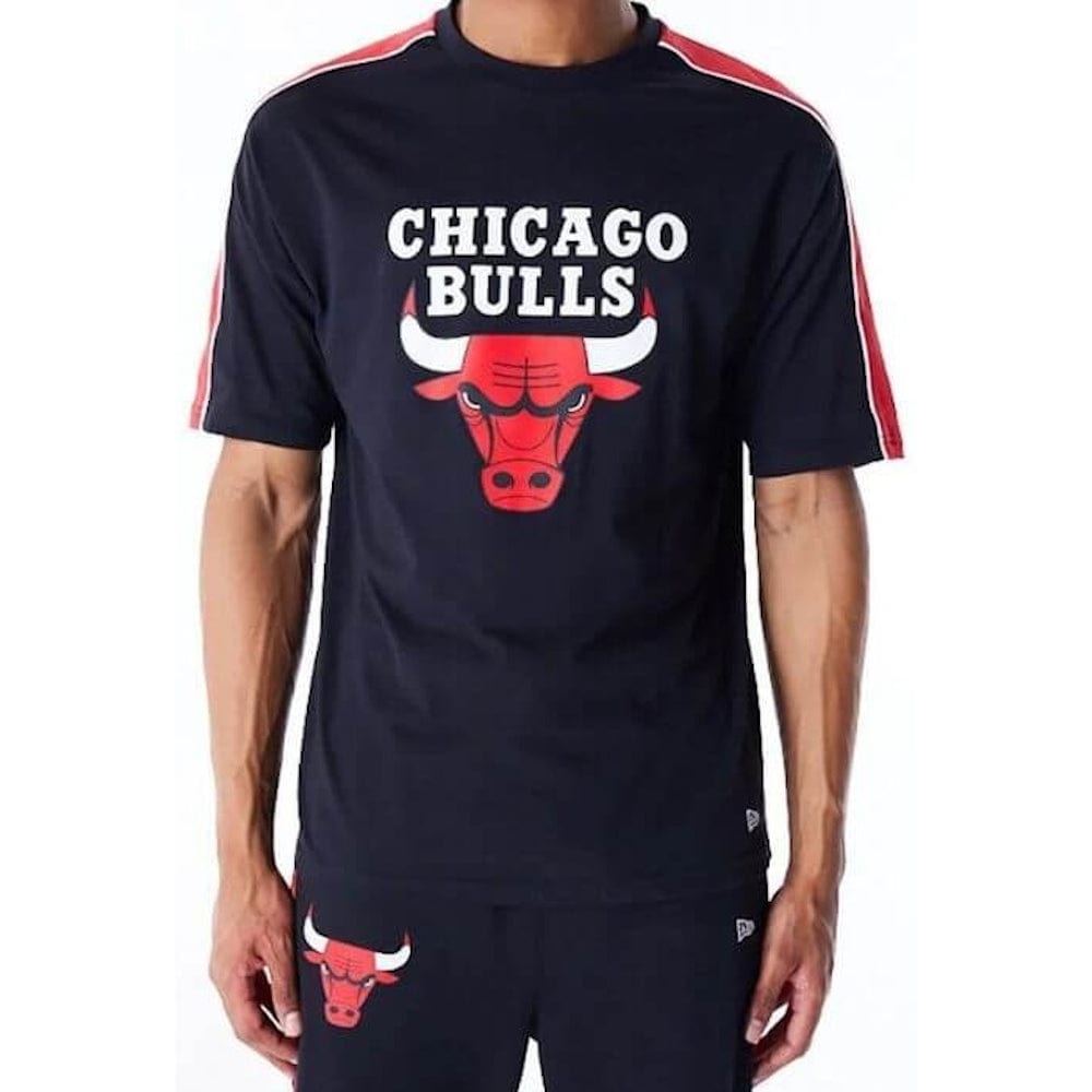 New Era NBA Panel Oversized Tee Chicago Bulls - Black / Red