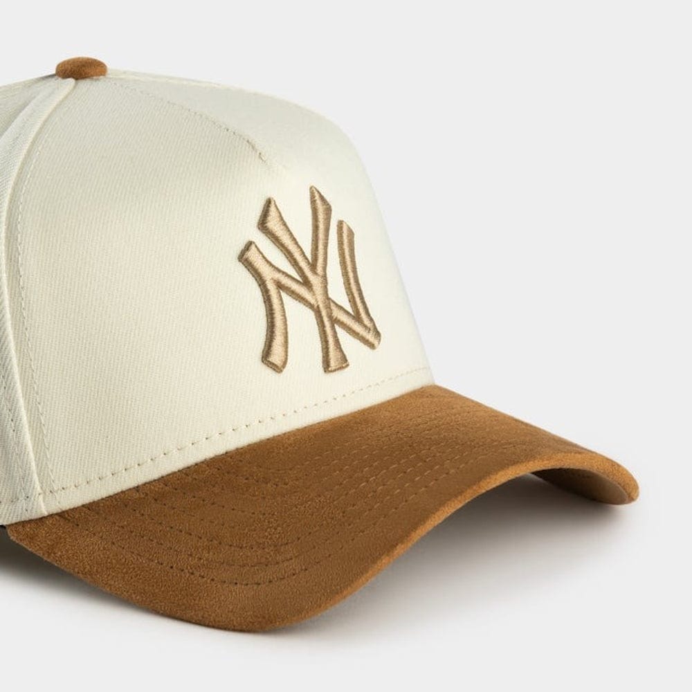 New Era 39THIRTY 2-Tone Suede A-Frame Stretch Fit Cap New York Yankees - Chrome White / Wheat