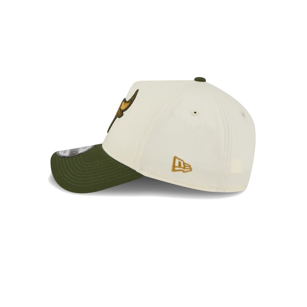 New Era 9FORTY 2 Tone A-Frame Metallic Snapback Chicago Bulls - Off White / Rifle Green